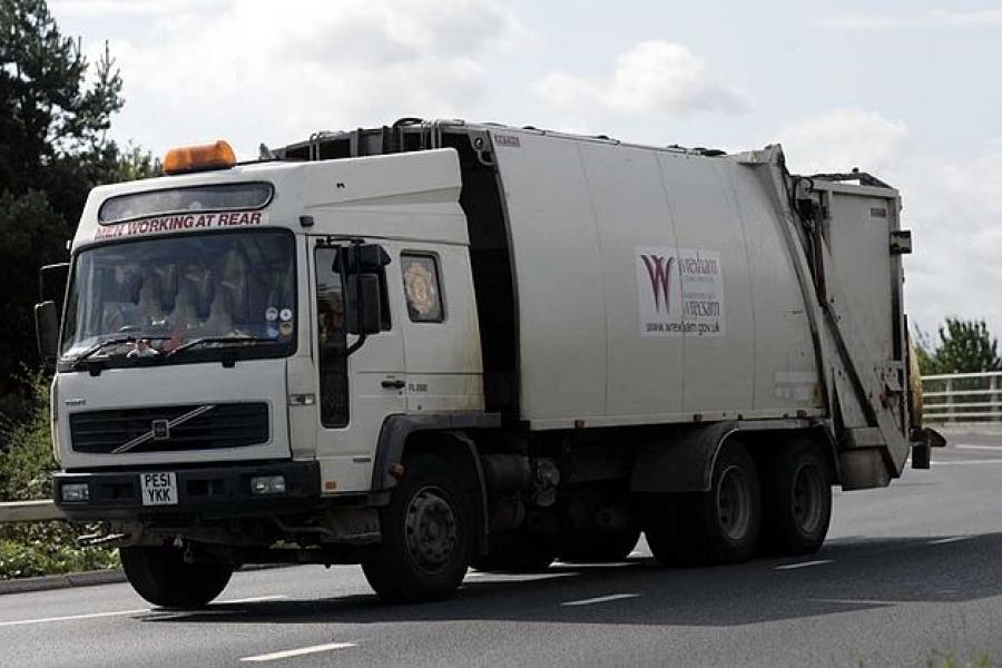  Christmas bin collections in UK at risk as lorry drivers quit